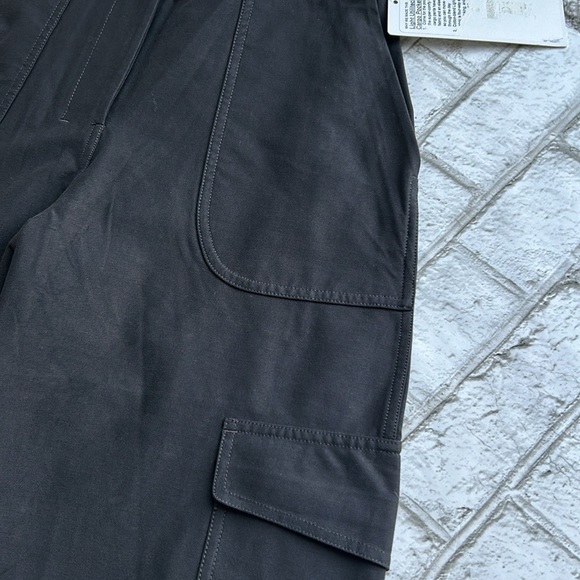 Lululemon Light Cargo Pant - Picture 7 of 8